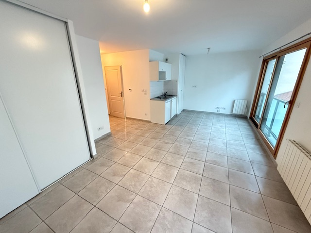 LYON 6E / BELLECOMBE - Image 3