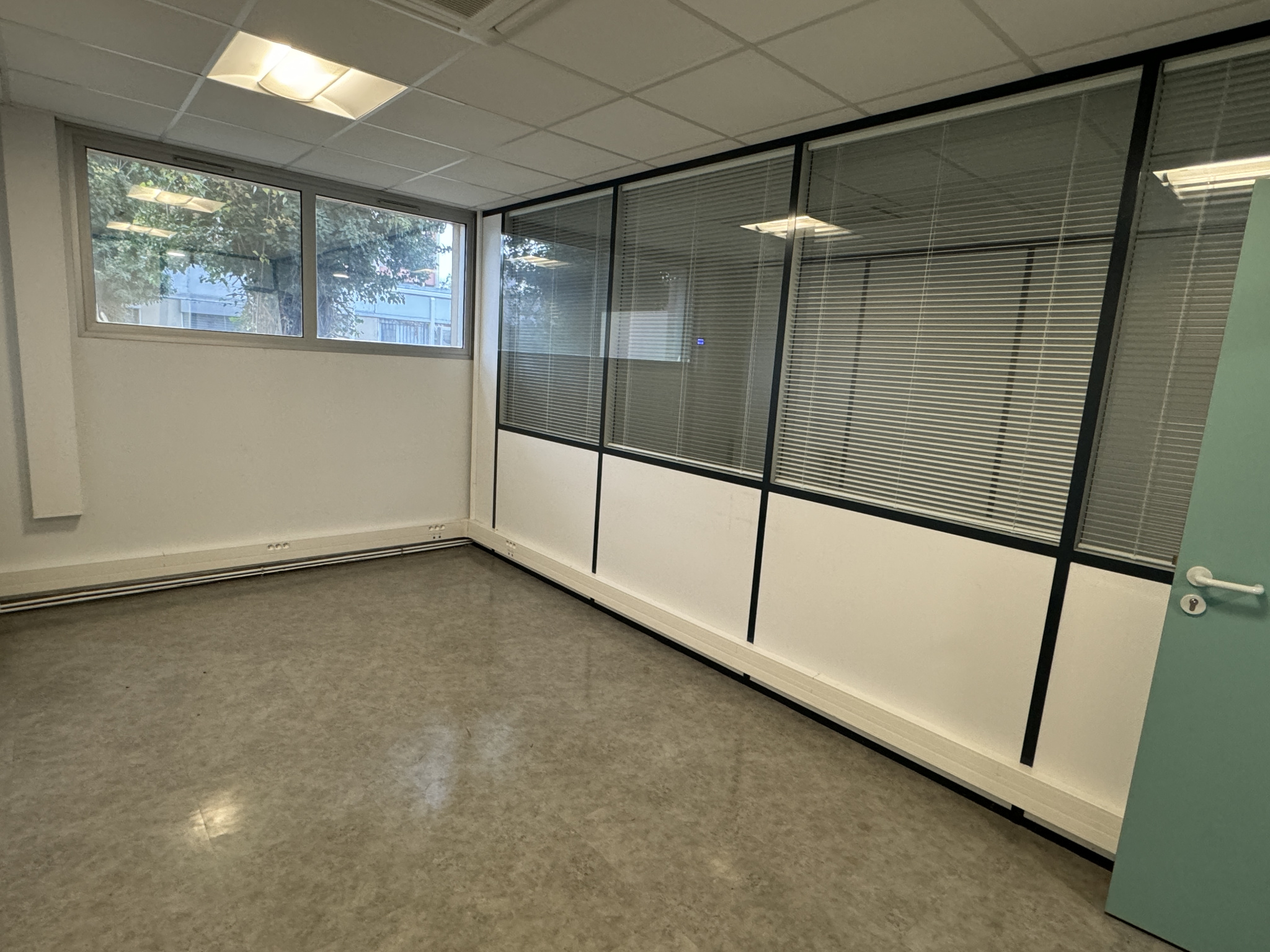 VILLEURBANNE / LA PERRALIERE - Image 3