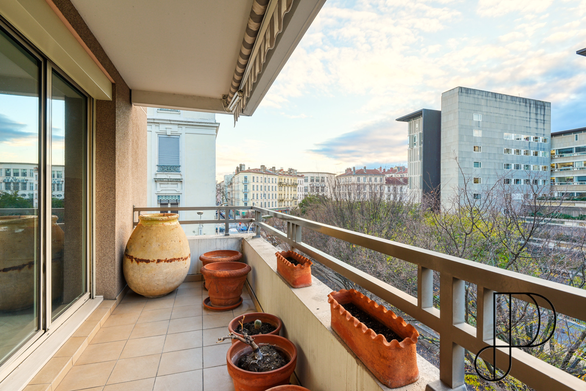 PALAIS DE JUSTICE / HALLES DE LYON