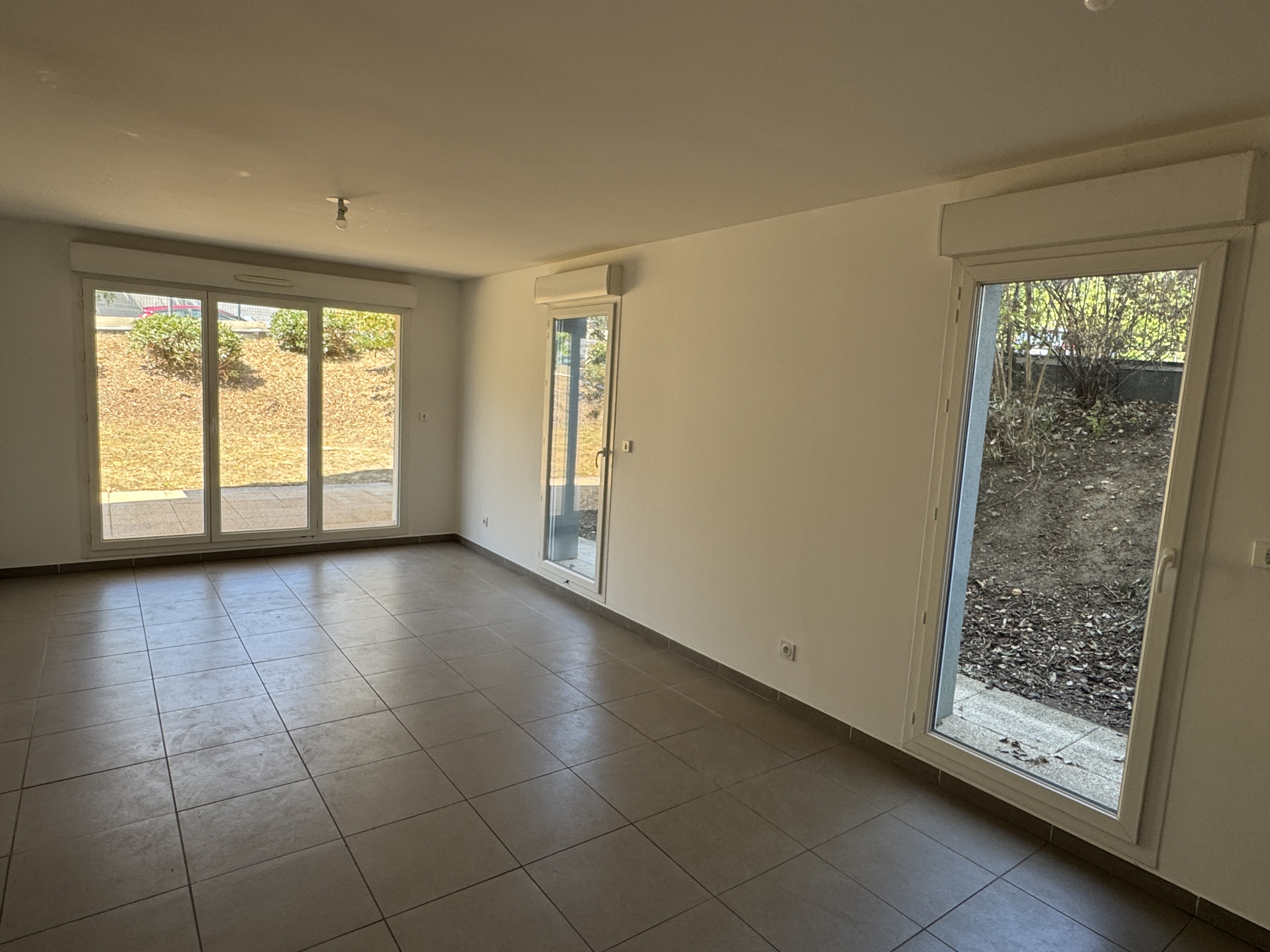 VERNAISON / proche centre - Image 3