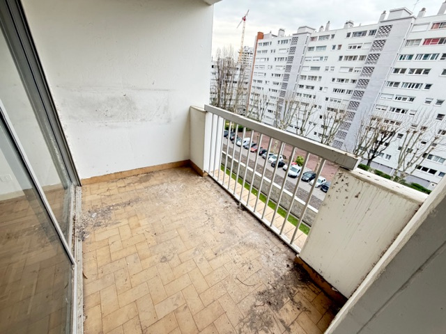 ENTRE REPUBLIQUE ET GRATTE CIEL - Image 2