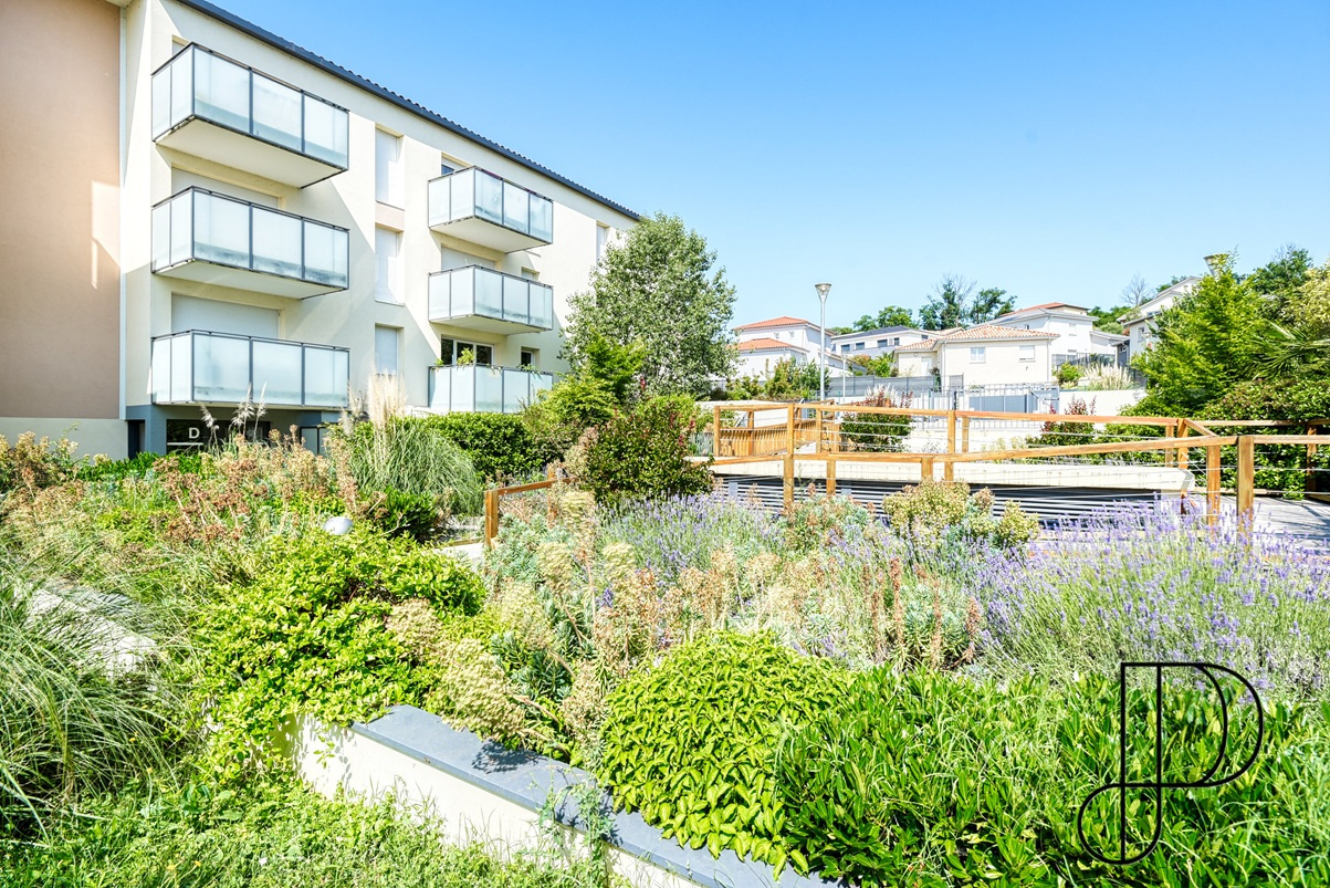 VERNAISON / proche centre