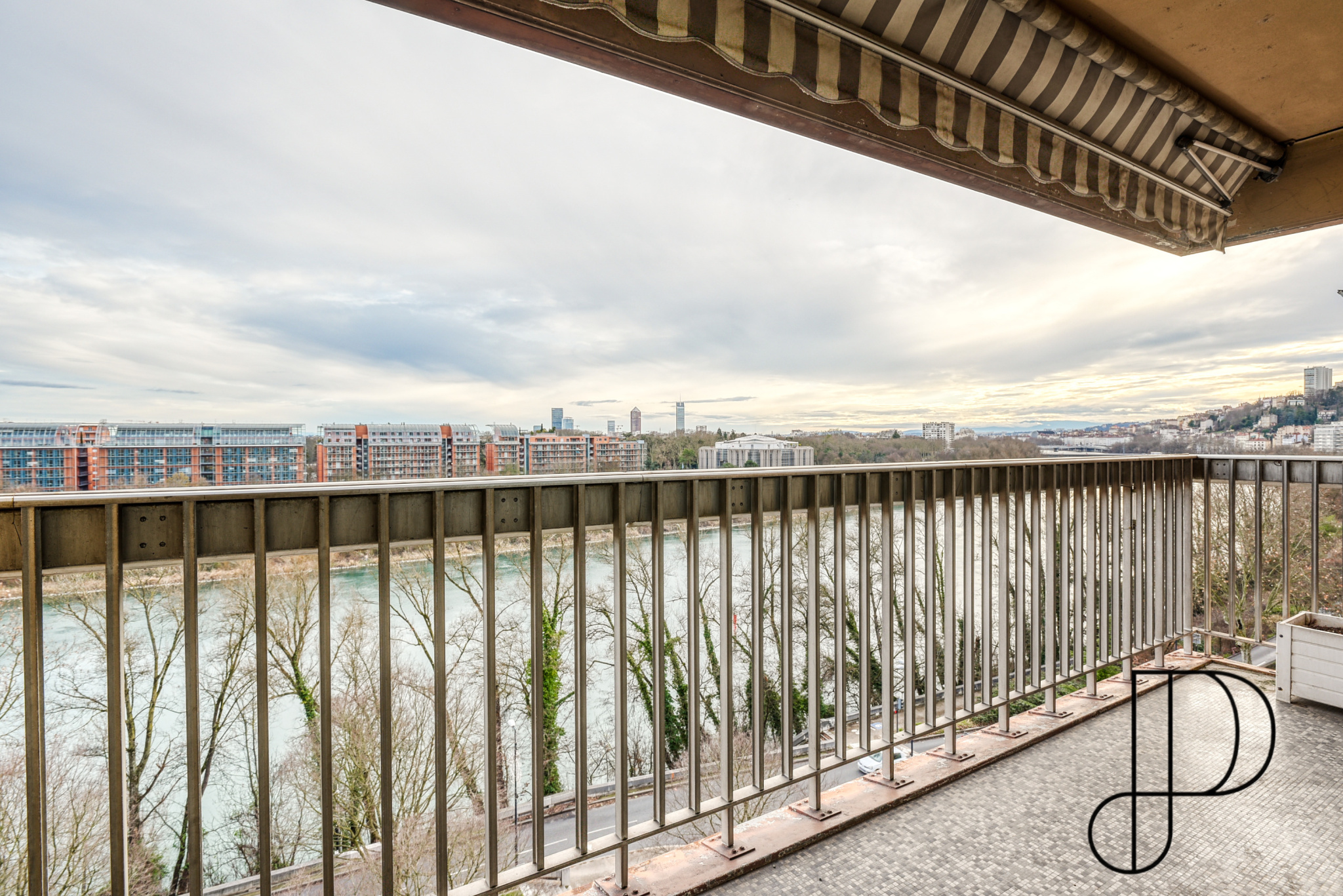 QUAIS DU RHONE / FACE TETE D'OR - Image 2